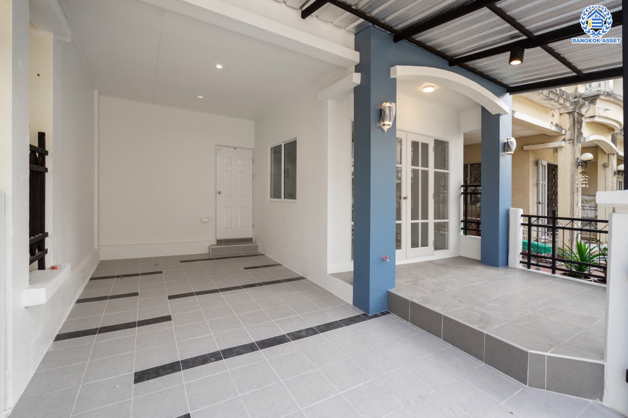 บ้านมือสองตกแต่งใหม่ ม.บุศรินทร์ วงแหวน (บ้านกล้วย-ไทรน้อย) แบรนด์ L&H เนื้อที่ 20.8 ตร.ว. ฟังก์ชัน 3 ห้องนอน 2 ห้องน้ำ ตอบโจทย์ทุกการอยู่อาศัย ใกล้เซ็นทรัลเวสต์เกต และ รถไฟฟ้า "สถานีคลองบางไผ่"